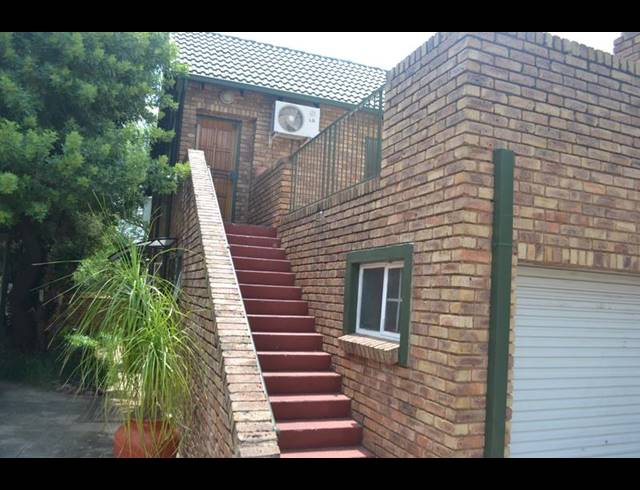 3 BEDROOM APARTMENT FOR SALE IN FLORAUNA